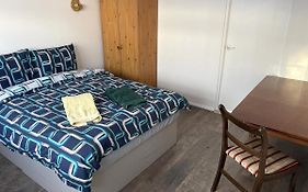 A Nice Double Bedroom In Mottingham